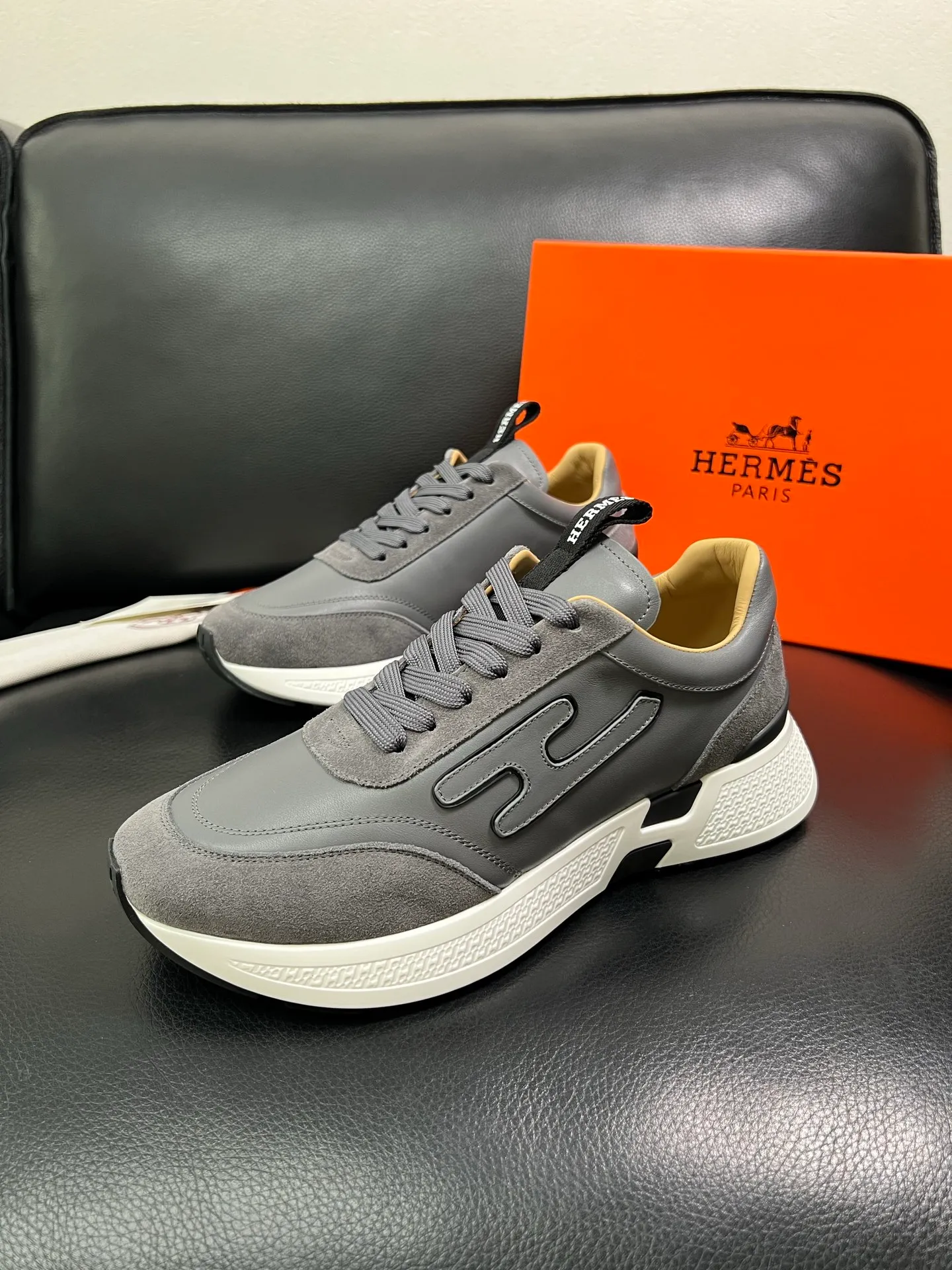 Men's men's shoes 💰840 Hermes top purchasing Hermes counter synchronization, original factory configuration, original cowhide fabric imported from Italy, high-quality splicing technology, fully imported water-dyed cowhide lining, soles: original factory special soles are super comfortable, original factory and single goods are high quality, welcome to compare and synchronize with counters, code number 39-44 (customized 38 45) 85863